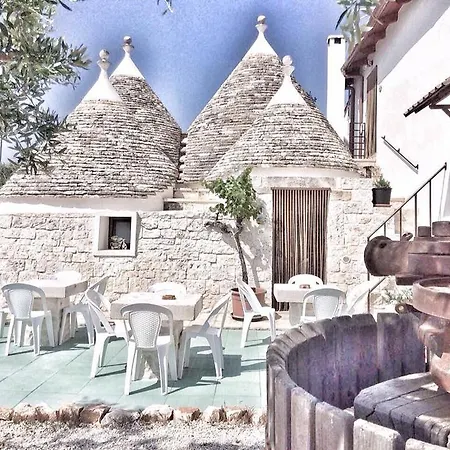 Trulli Caroli Locorotondo