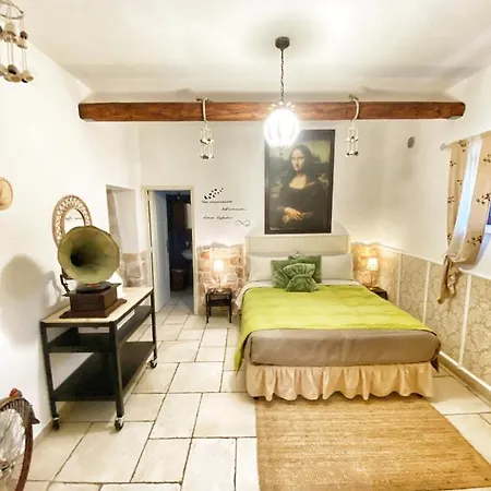 Trulli Caroli Locorotondo