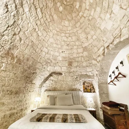 Trulli Caroli Locorotondo