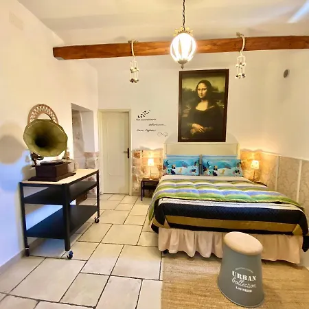Trulli Caroli Locorotondo